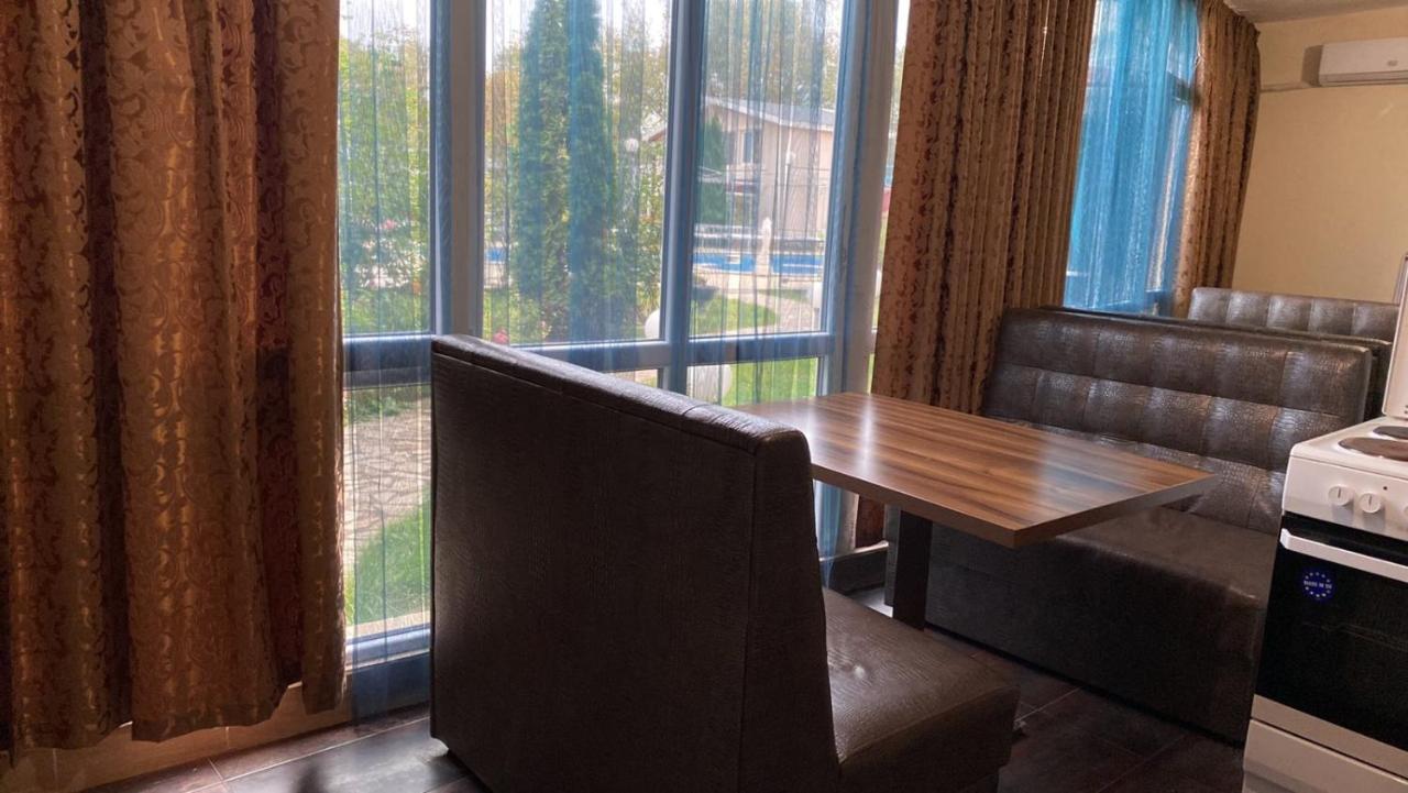 Danita Apartments & Diva Restaurant Bbq&Pool Bar Varna Exterior foto