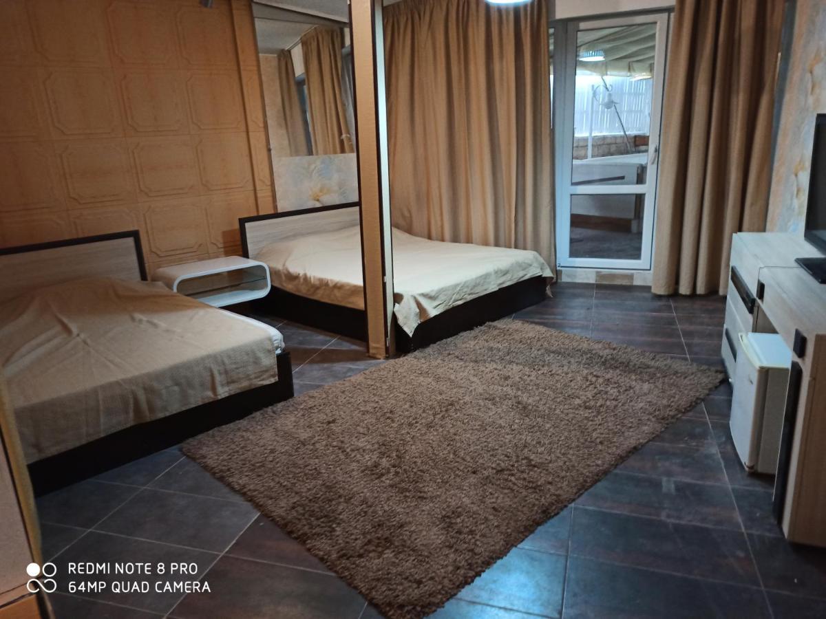 Danita Apartments & Diva Restaurant Bbq&Pool Bar Varna Exterior foto